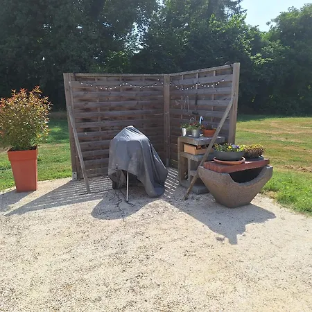 Au Calme Avec Parking Privé Hébergement de vacances